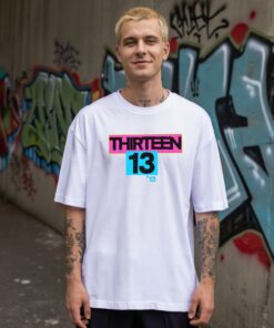 Madingiausi oversized marškinėliai su spauda Thirteen