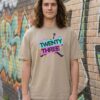 Madingiausi oversized marškinėliai su spauda Twentythree